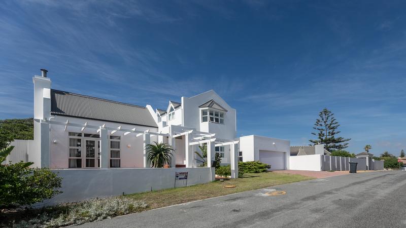 3 Bedroom Property for Sale in Van Riebeeckstrand Western Cape